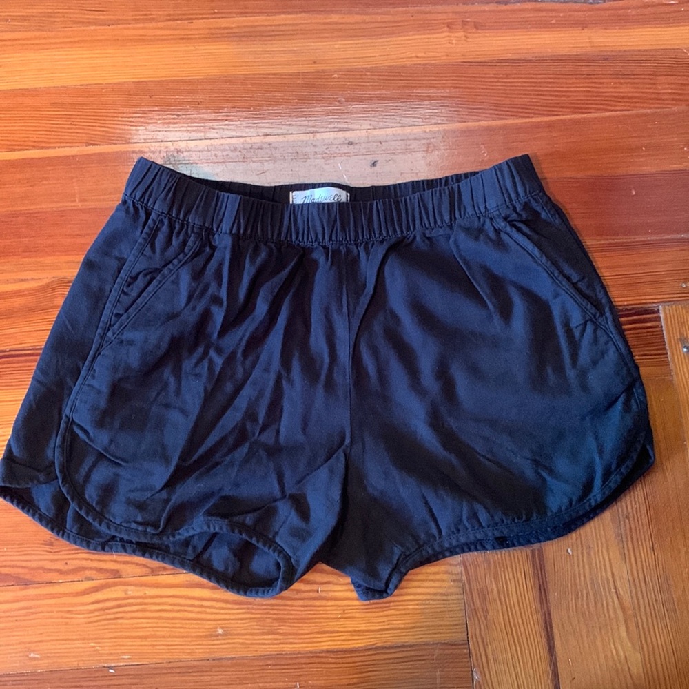 Madewell Women’s Pull-On Shorts in Color Almost Black, Size S